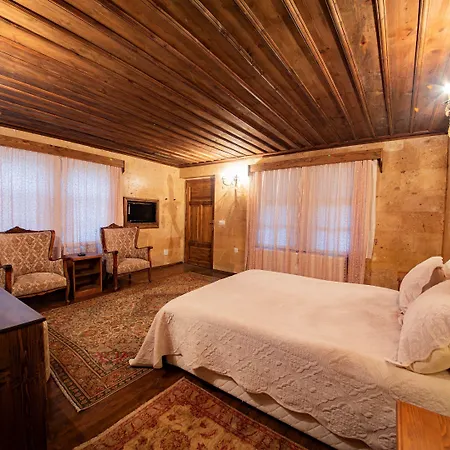 Upper Greek House 3*